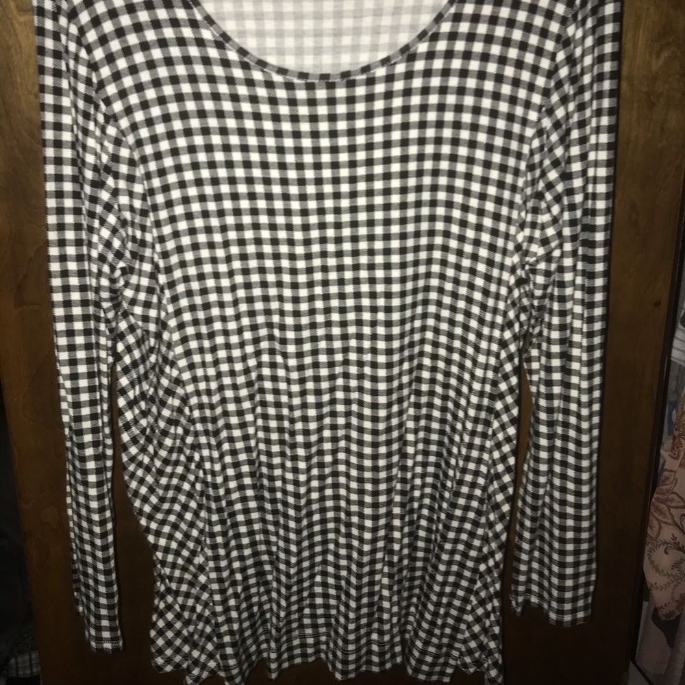 Checkered Scoop-Neck Long Sleeve